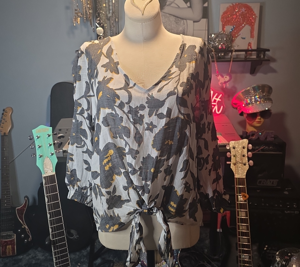 Floral Tie-Front V-Neck Blouse - Gray/White